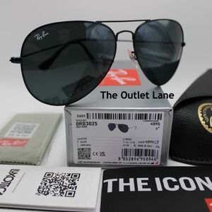 Model Display Ray-Ban Aviator Black Classic RB3025